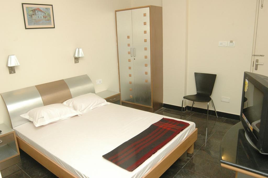 Hotel S R M Central Park Ченнаї Номер фото